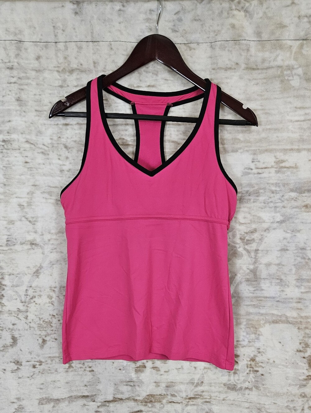 Victoria’s Secret VSX Womens M Athletic Tank Top Built In Bra Racerback Pink